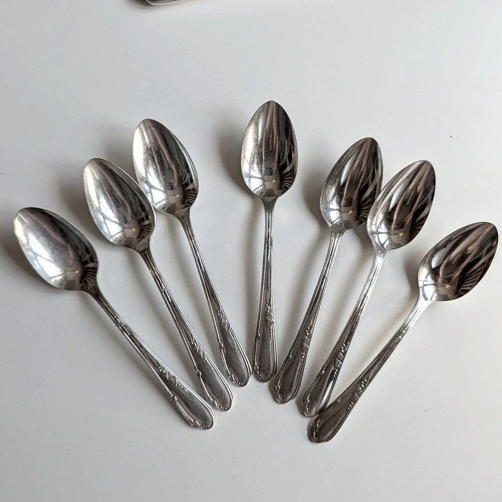 7 Wm A Rogers Overlaid‎ Oneida Meadowbrook Silverplate Teaspoons Vintage 6 in